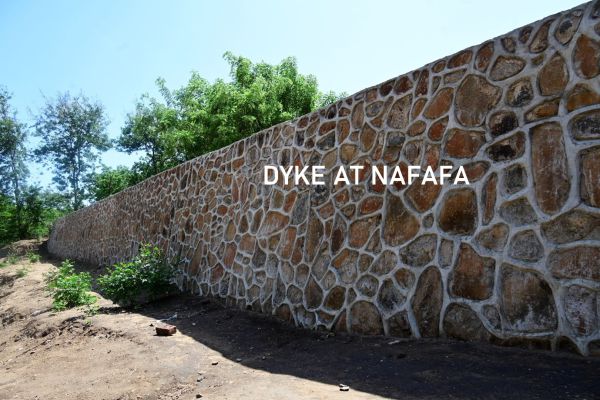 dyke-at-nafafaC408DEB8-EDF5-4090-850B-3857DD0154F6.jpg
